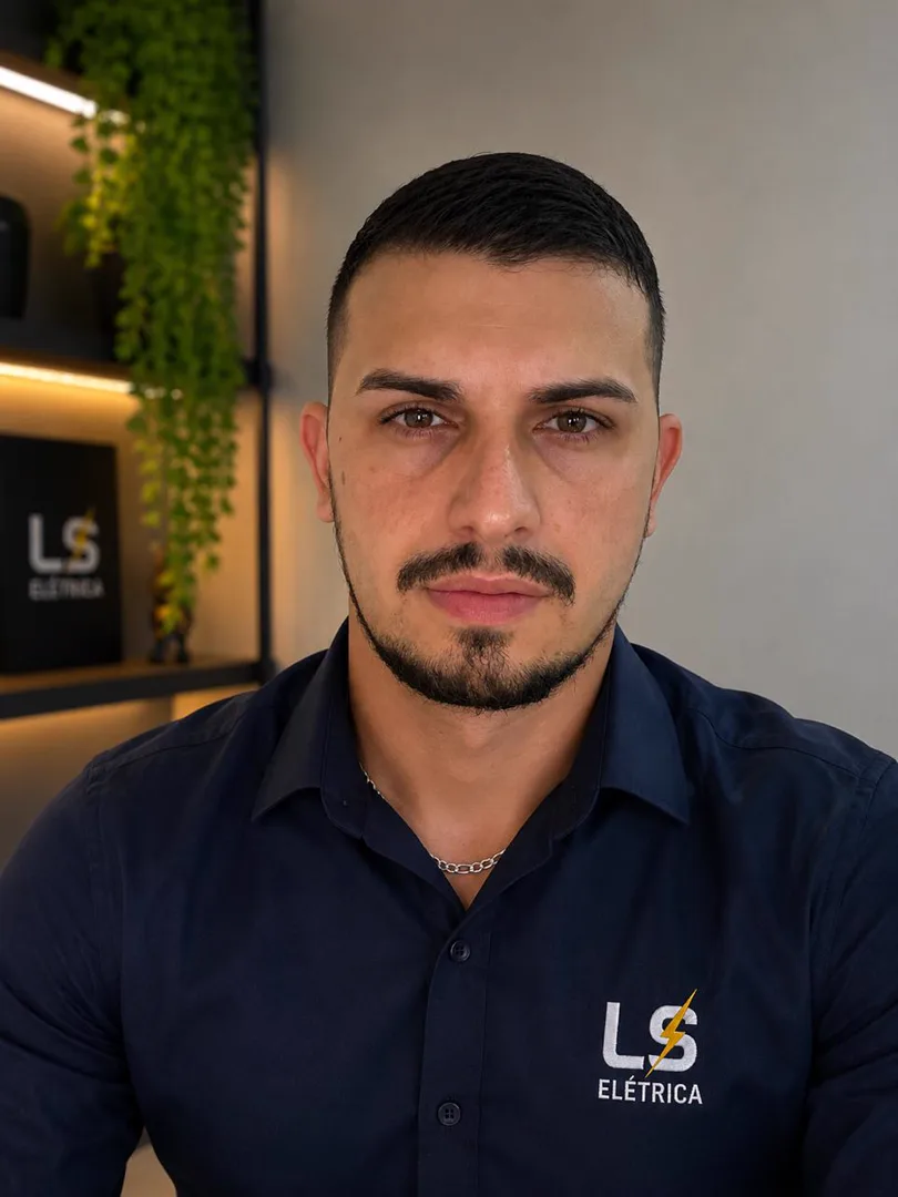 Leandro Skerratt, técnico responsável da LS Elétrica
